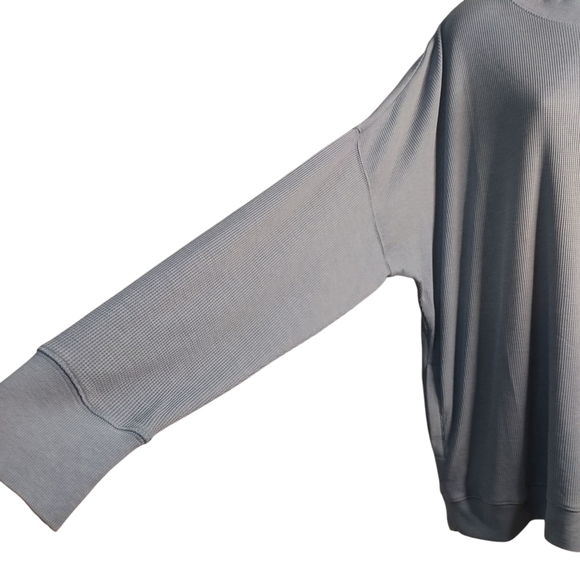Mono b Blouse Women's Gray Waffle Pullover Stretch Comfy Crewneck Top Sz L NWT - Picture 5 of 9